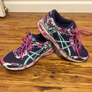 ASICS Gel-Noosa Women’s size 8 - purple pink neon with splatter graffiti pattern